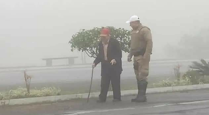 Idoso é abordado por PM ao ir visitar posto policial em SC
