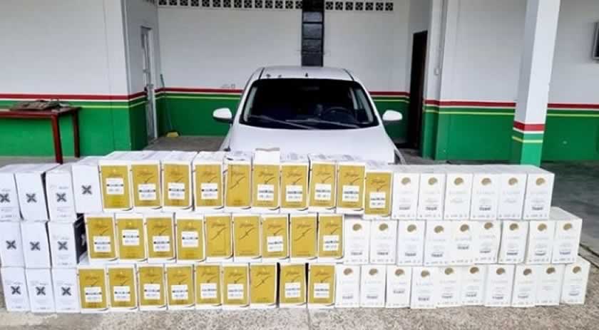 Carga com mais de 370 garrafas de vinho é apreendida em SC Condutor do veículo foi detido pelo crime de descaminho