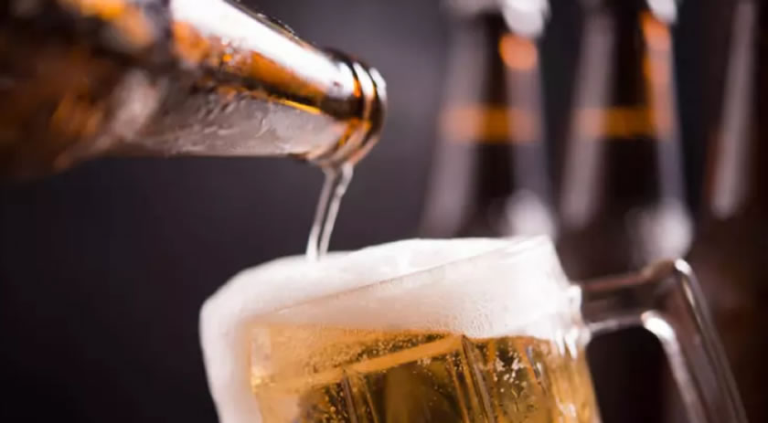 Prefeito de SC retira projeto que proibia vender bebida alcoólica para pessoas bêbadas