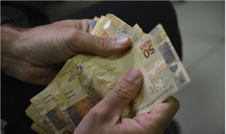 Novo salário mínimo começa a ser pago nesta quinta-feira; Confira o valor