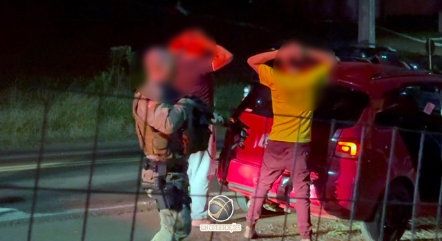 Polícia Militar apreende veículo com licenciamento atrasado e flagra motorista sem CNH