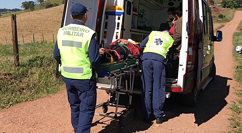 Jovem fica gravemente ferido em acidente com motocicleta