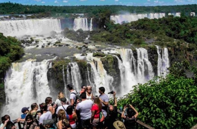 Justiça decide que Cataratas do Iguaçu são do Paraná; entenda impasse com a União