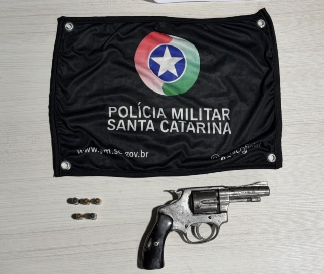 Homem é preso após efetuar disparo de arma de fogo durante discussão familiar