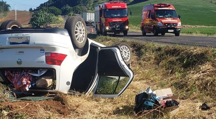 Mulher fica ferida em capotamento na BR 163