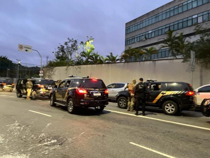 Suspeitos de furtar 545 bancos no Brasil são presos em SC