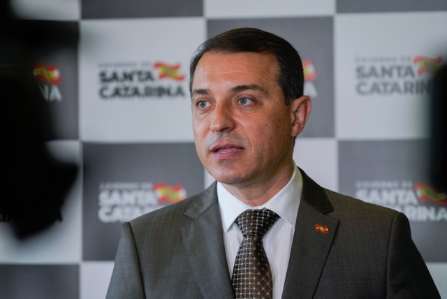 Governador Moisés confirma presença em evento da Acismo