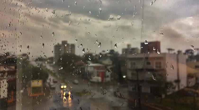 Frente fria avança por SC nesta quinta-feira e traz diminuição nas temperaturas