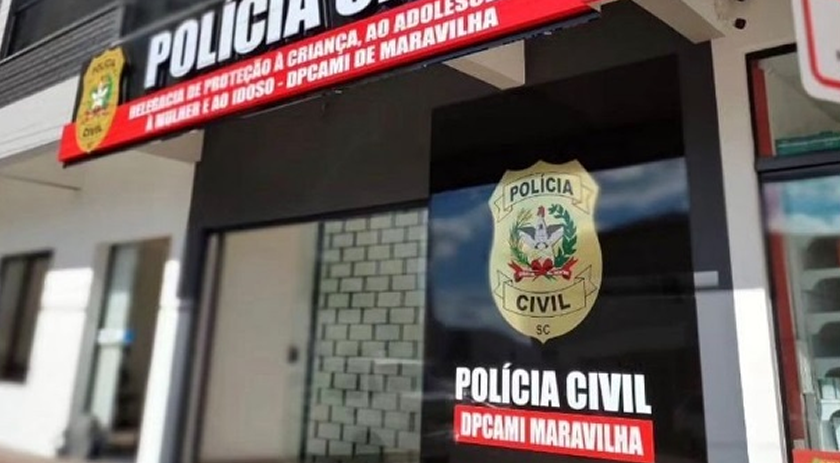 Filha é indiciada por tortura contra mãe idosa com Alzheimer