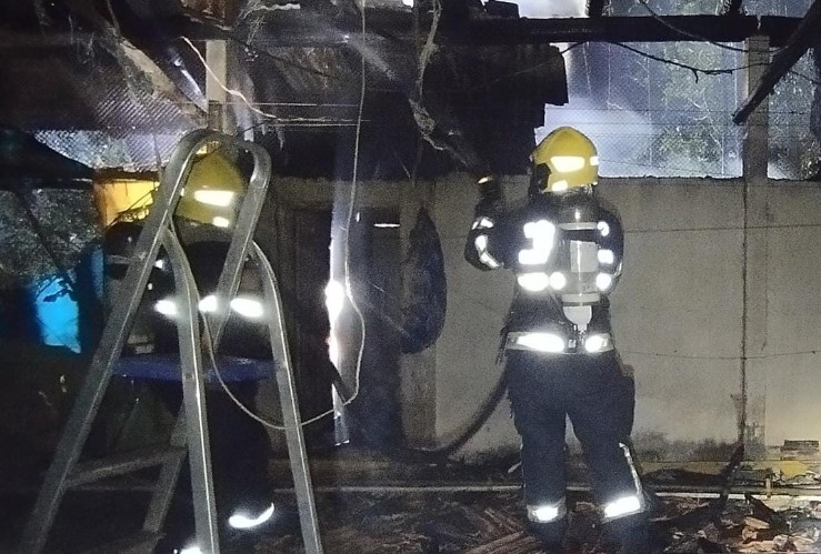 Incêndio atinge aviário no interior