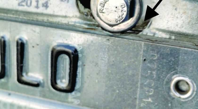 Após perder placa original de motocicleta, condutor usa outra e é preso por adulteração