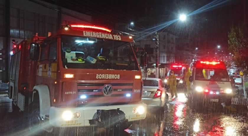 Jovem fica ferida em acidente no centro