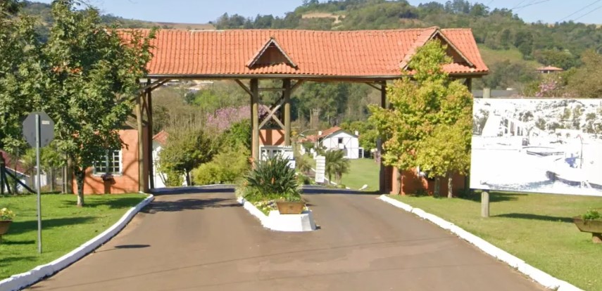 Câmara de São João do Oeste aprova doação de rua para o Termas São João