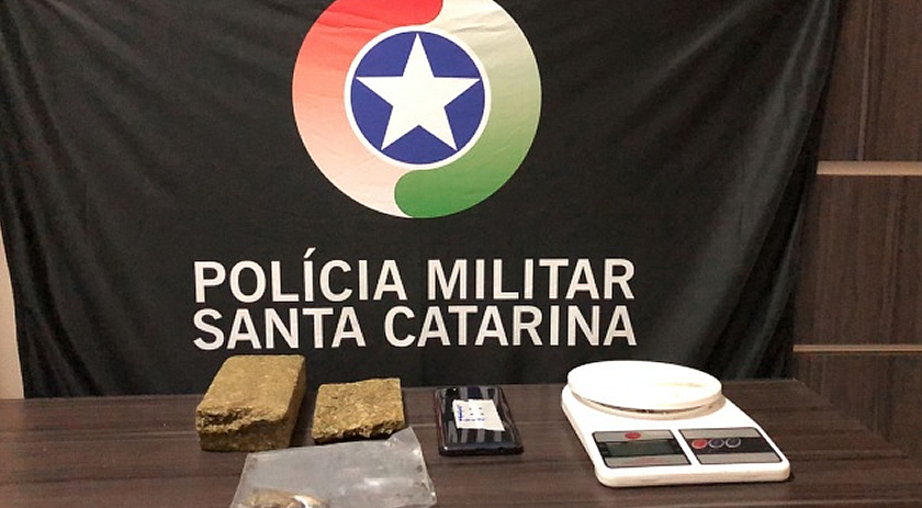 Polícia Militar apreende drogas