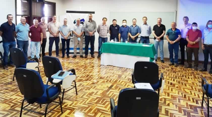 Prefeito Ivan Canci, de Anchieta, é eleito novo presidente da Ameosc