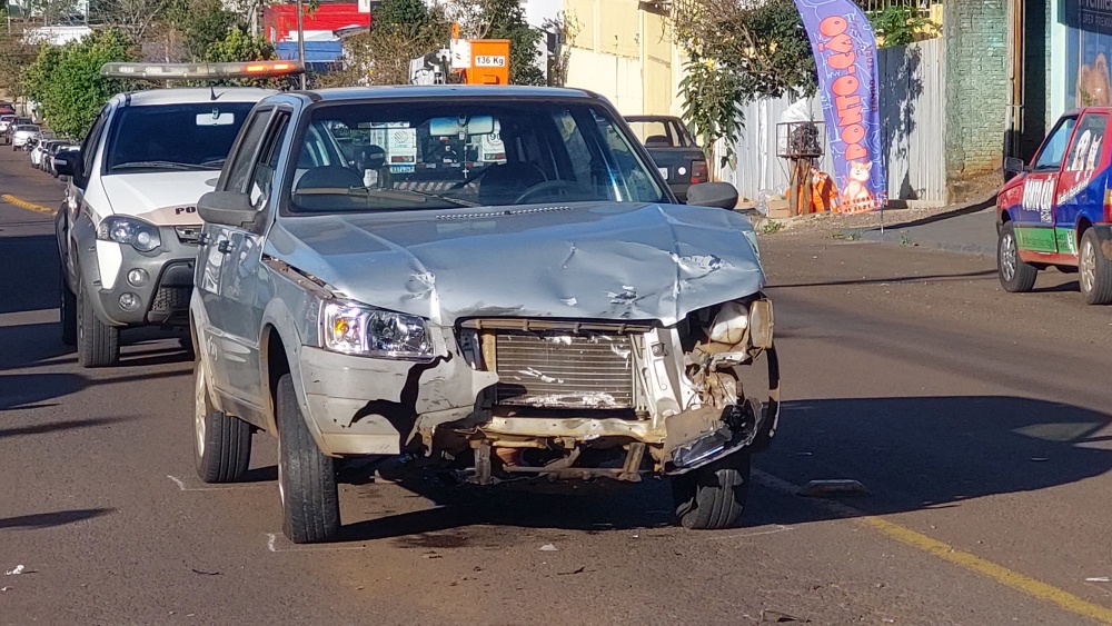 Grave acidente deixa motociclista ferido no Bairro Agostini