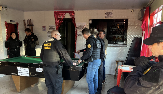 PF e PC desmontam rede de exploração sexual, trabalho escravidão no Oeste de SC; Mãe e Menina de 3 anos são resgatadas