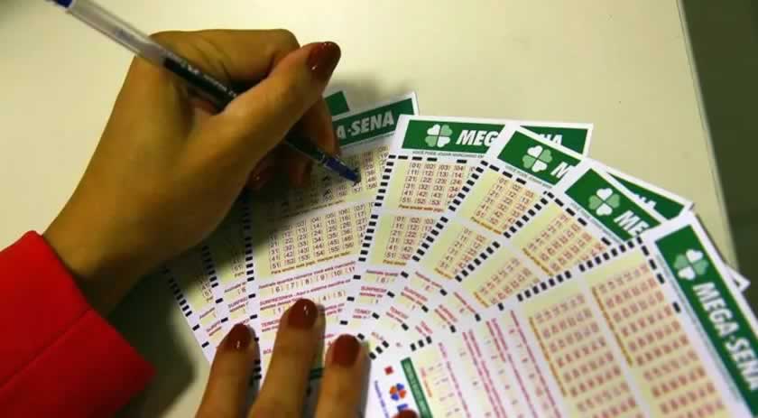 Mega-Sena 2.573 acumula no prêmio principal, mas 104 apostas de SC acertam a quadra