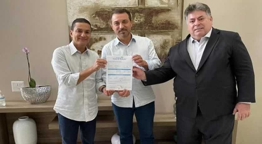 Governador Carlos Moisés se filia ao Republicanos