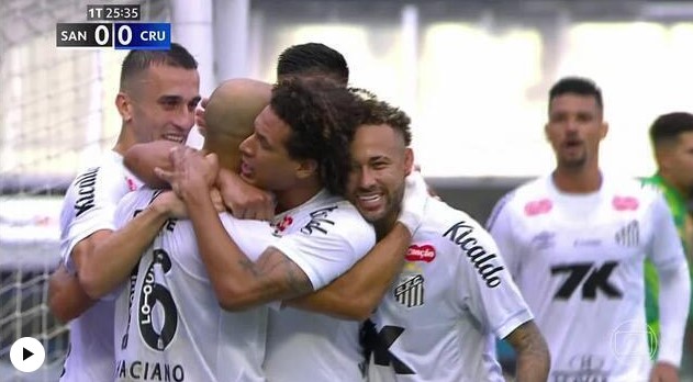 Santos vence Cruzeiro, escapa de queda e vai para a Copa Sul-Americana