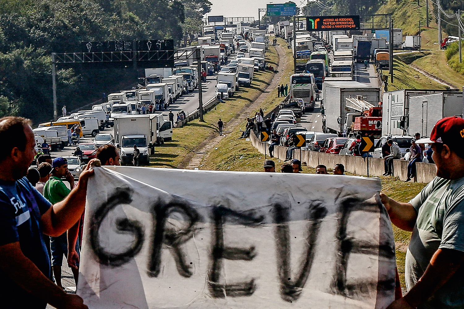 Paralisação de caminhoneiros em SC: o que querem e os planos para esta segunda-feira