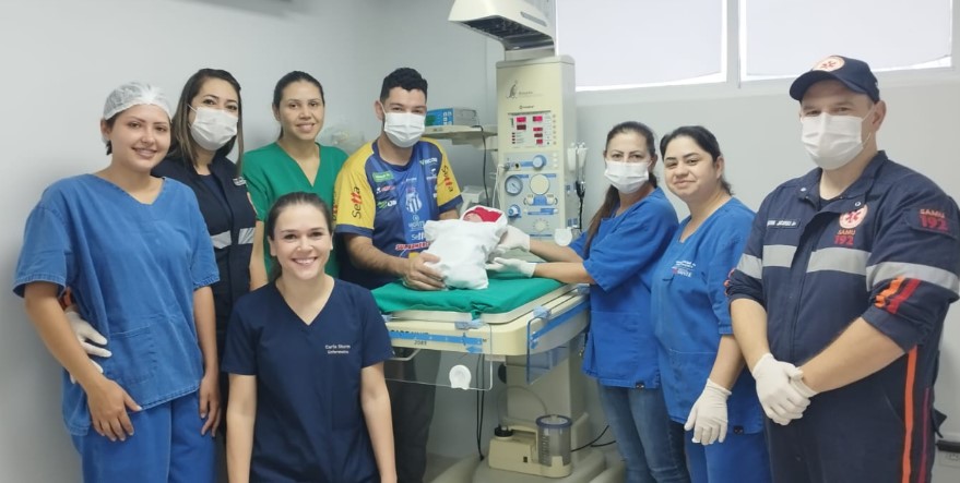 Bebê nasce em casa e recebe atendimento do SAMU a caminho do hospital