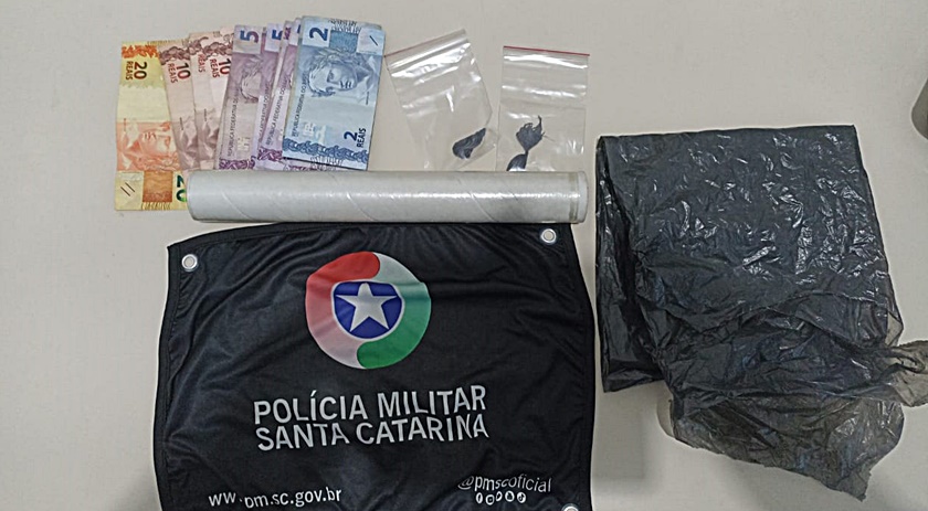 Polícia Militar prende homem por tráfico de drogas