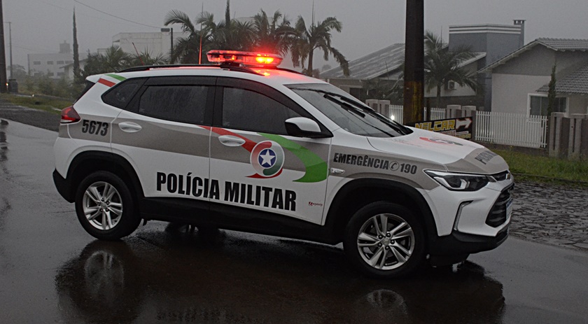 Suspeito é preso após incendiar casa