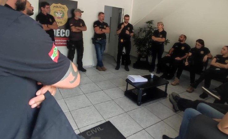 Trio é indiciado por falsificar laudos de inspeção de veículos do transporte escolar