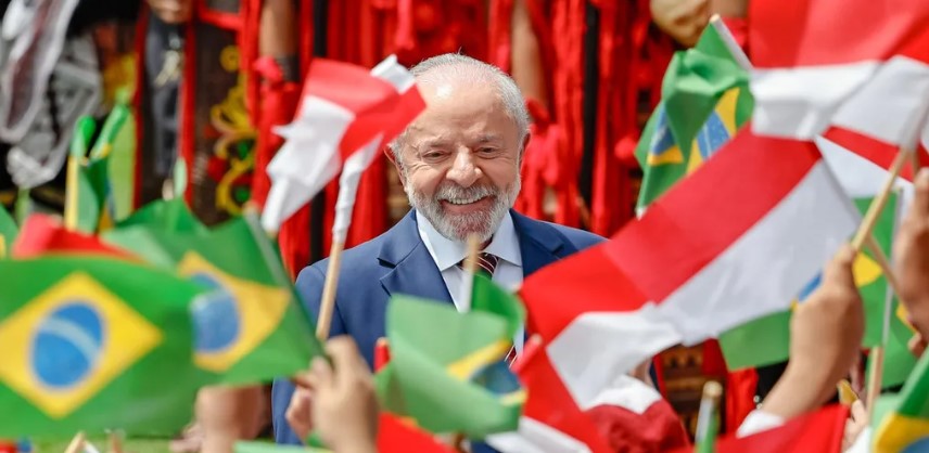 Lula confirma que vai disputar quarto mandato à Presidência