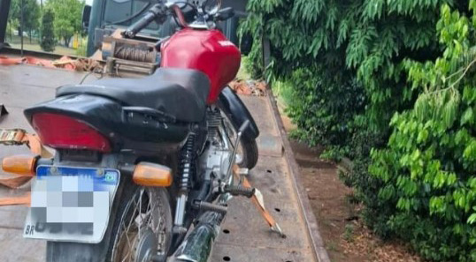 Condutor sem habilitação é preso após fuga da polícia