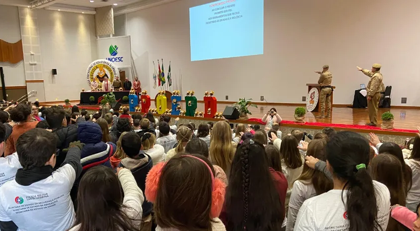 Mais de 600 alunos participaram da formatura do Proerd