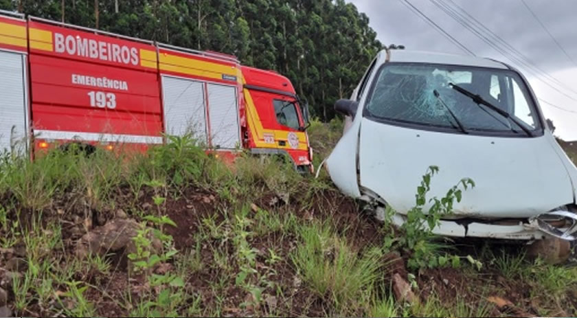 Motorista com sinais de embriaguez é levado ao hospital após acidente