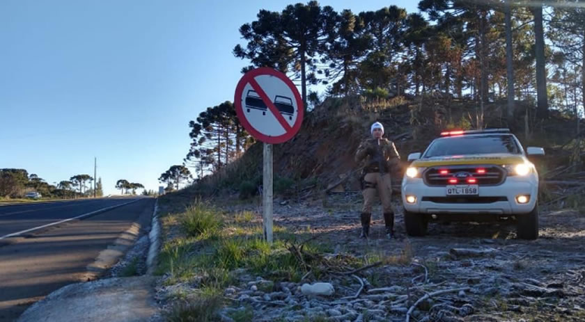 PMRv alerta motoristas sobre riscos de gelo na pista em SC