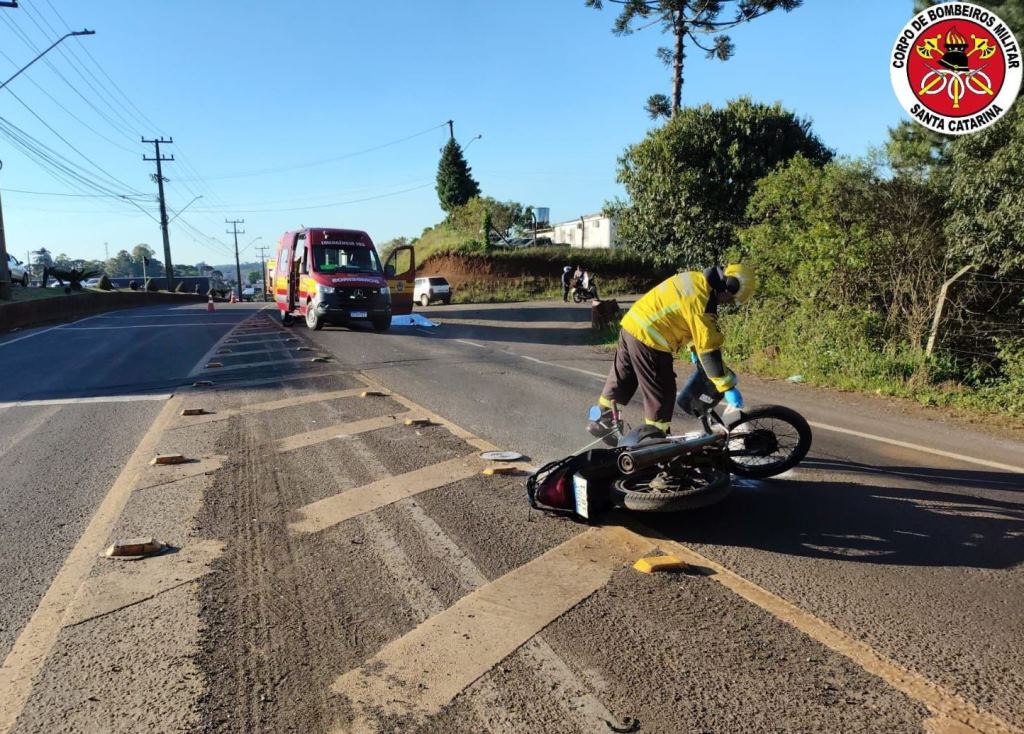 Motociclista morre em colisão com carro na SC-355