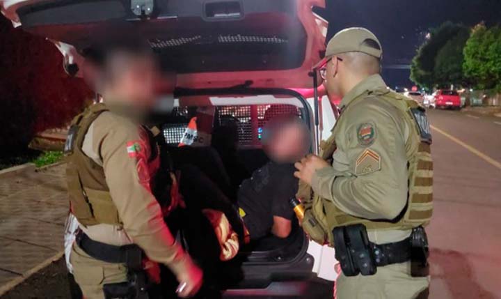 Dono de 80 boletins de ocorrência, homem é detido depois de invadir residências para ‘fugir de inimigos’