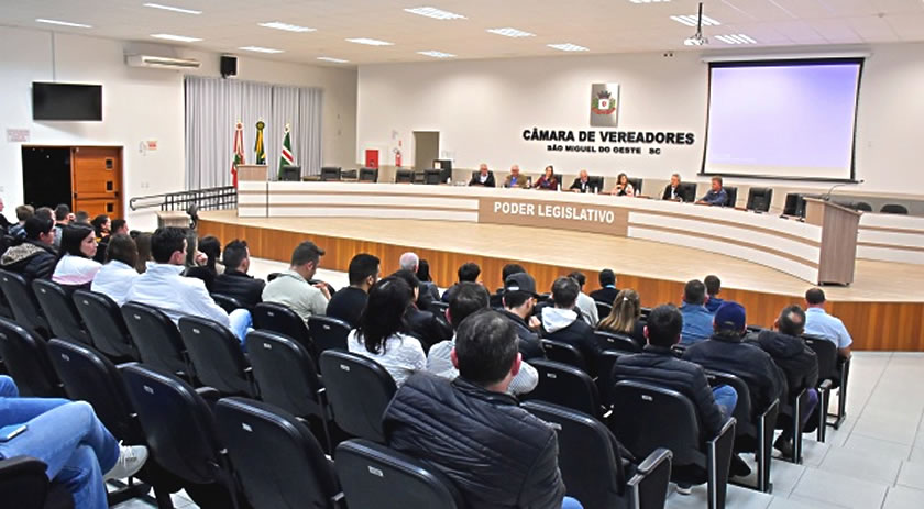 Comunidade se manifesta contra instalação de ciclovia na Rua Oiapoc