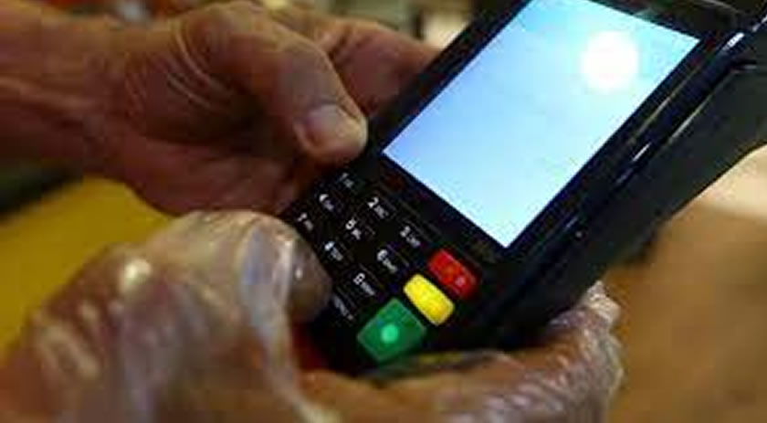 Comerciante vai pagar menos pelo uso da maquininha de cartões, informa o Banco Central