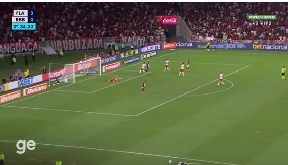 Flamengo derrota Red Bull Bragantino, vê Palmeiras empatar e pode ser campeão na terça-feira