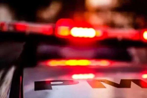 Policial Militar é agredido durante abordagem veicular e necessita atirar contra autores