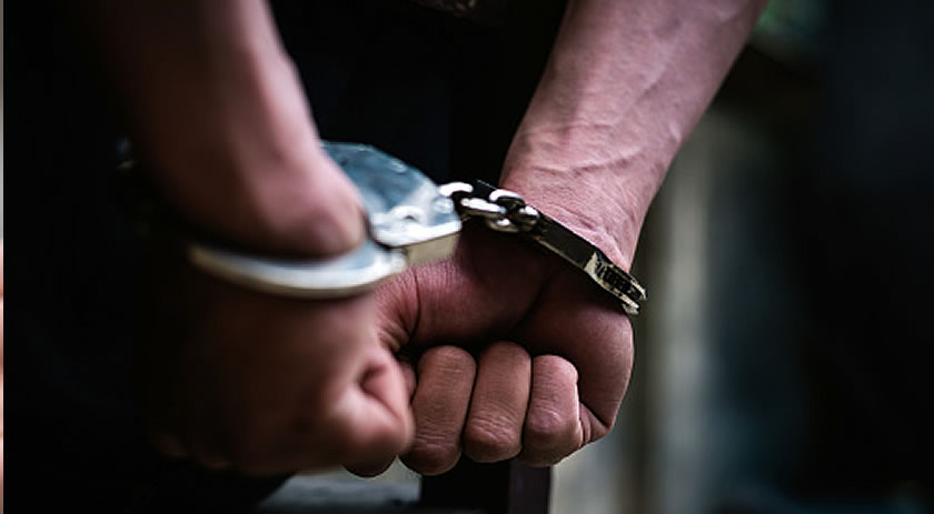 Homem é preso após desacatar, desobedecer e ameaçar PMs