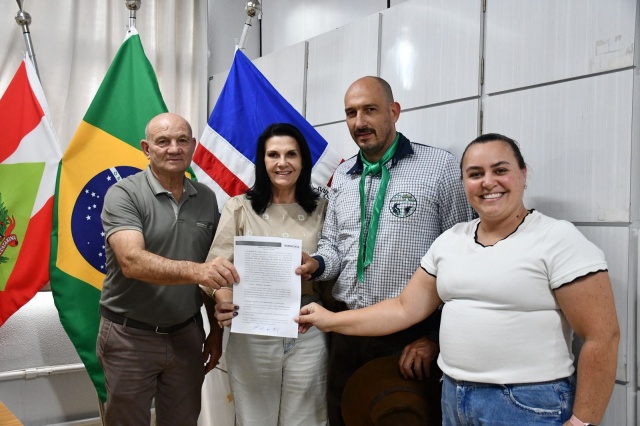 Município de Guaraciaba assina Termo de Fomento com o CTG Fronteira do Oeste