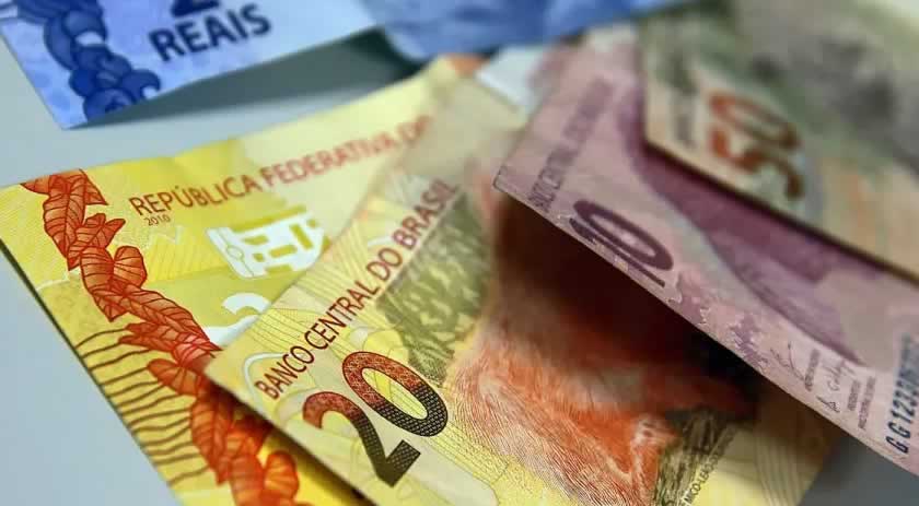 Salário médio do brasileiro cresce para R$ 2.737 no 3º trimestre