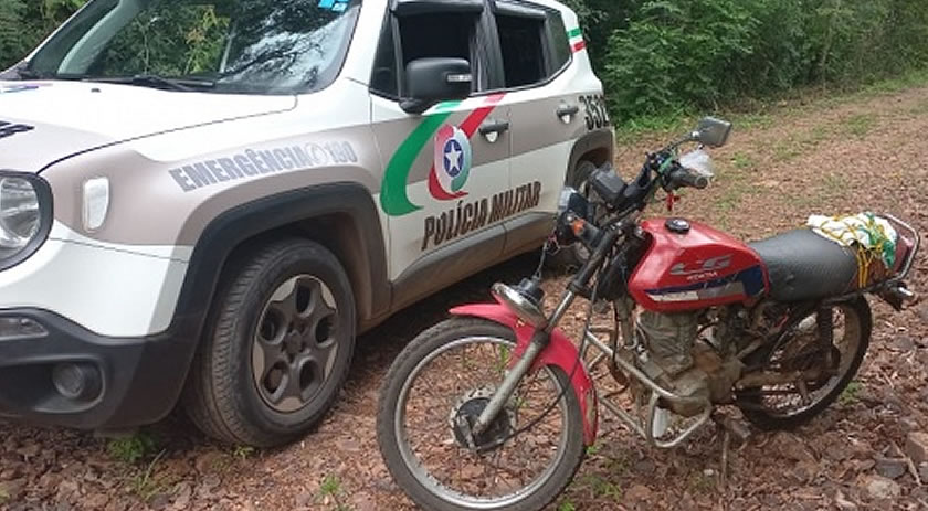 Motocicleta furtada é recuperada pela PM no Bairro Santa Rita
