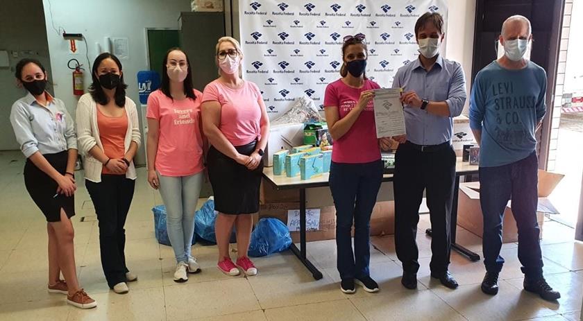 Receita Federal de Dionísio Cerqueira realiza destinação para a APAS de São Miguel do Oeste