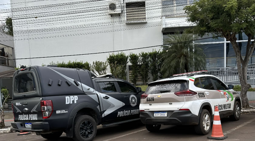 Homem que tentou matar esposa e jogou carro contra viatura é condenado a mais de 30 anos de prisão