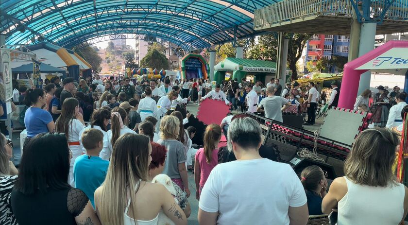 Dia C de Cooperar reúne grande público na Praça Walnir Bottaro Daniel