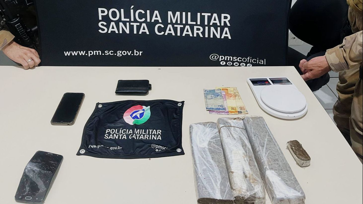 PM prende dupla por tráfico de drogas após abordagem na BR 163