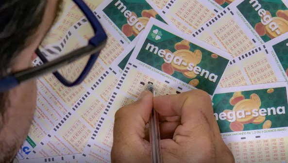 Mega-Sena acumula novamente e prêmio principal vai para R$ 48 milhões