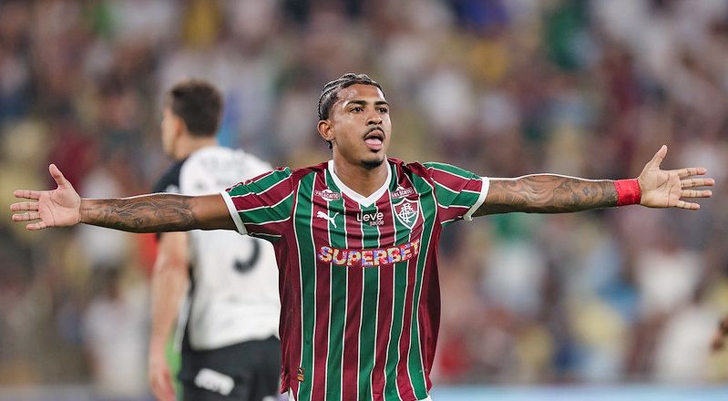 Fluminense vence o Corinthians no Maracanã e assume a vice-liderança